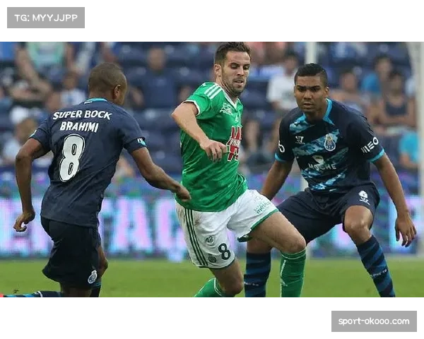 波尔图主场3-0完胜葡萄牙国民,继续领跑葡超 波尔图主场3-0完胜葡萄牙国民,继续领跑葡超